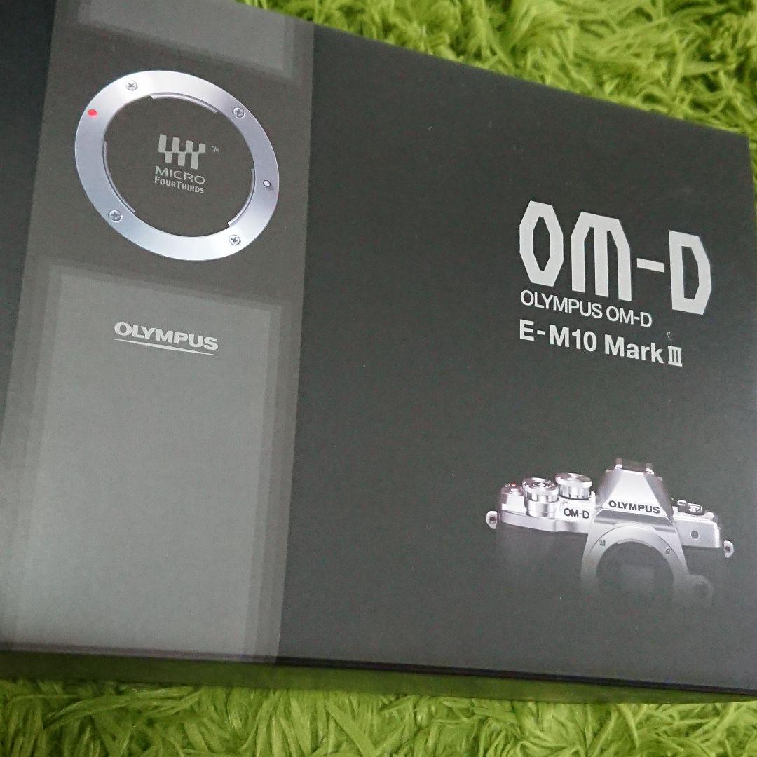 OLYMPUS E-M10 Mark III 本体 レンズ付き