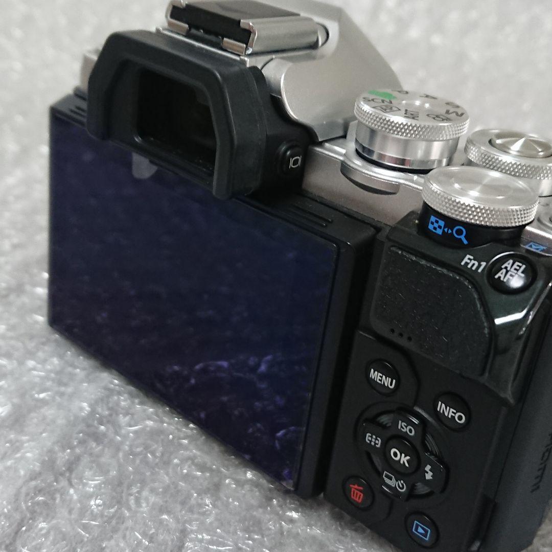 OLYMPUS E-M10 Mark III 本体 レンズ付き