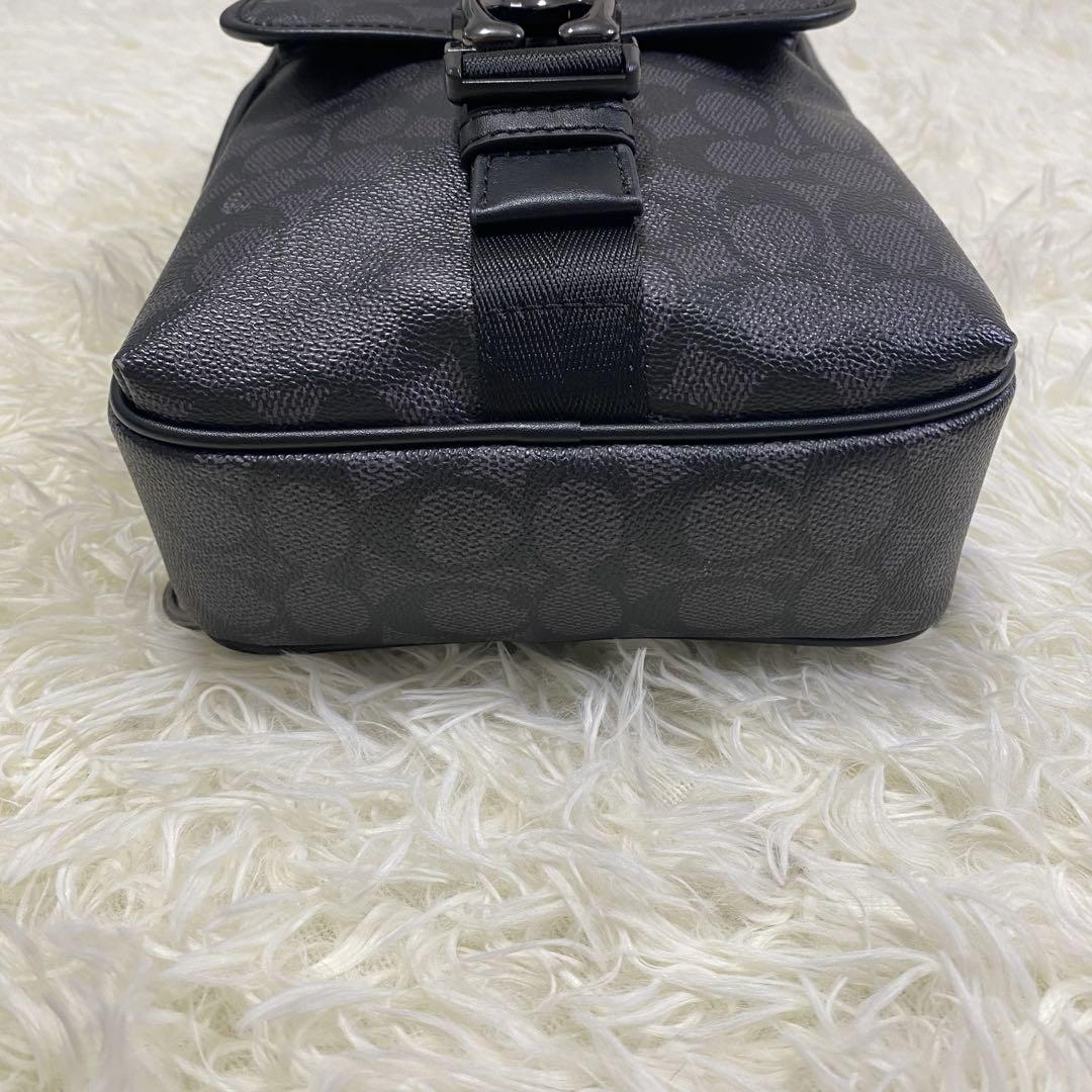 【美品】COACH メンズ ボディバッグ CM378 ブラック レザー 美品】COACH メンズ ボディバッグ CM378 ブラック レザー