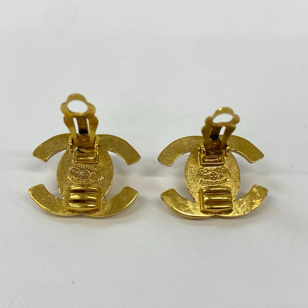CHANEL シャネル ターンロック ゴールド ロゴ ココマーク イヤリング CHANEL シャネル ターンロック ゴールド ロゴ ココマーク イヤリング