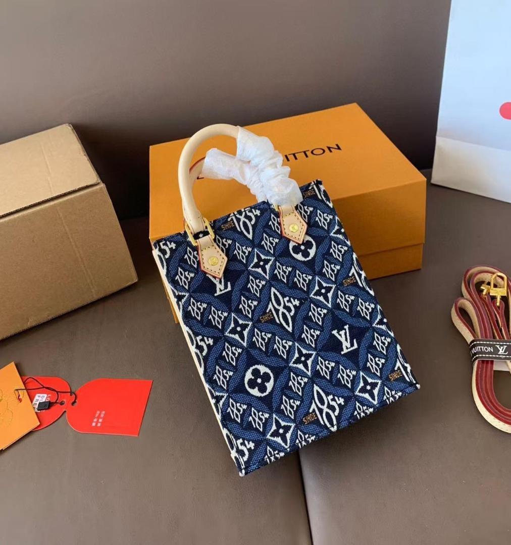 LOUIS VUITTON ネイビー ショルダーバッグ - メルカリ