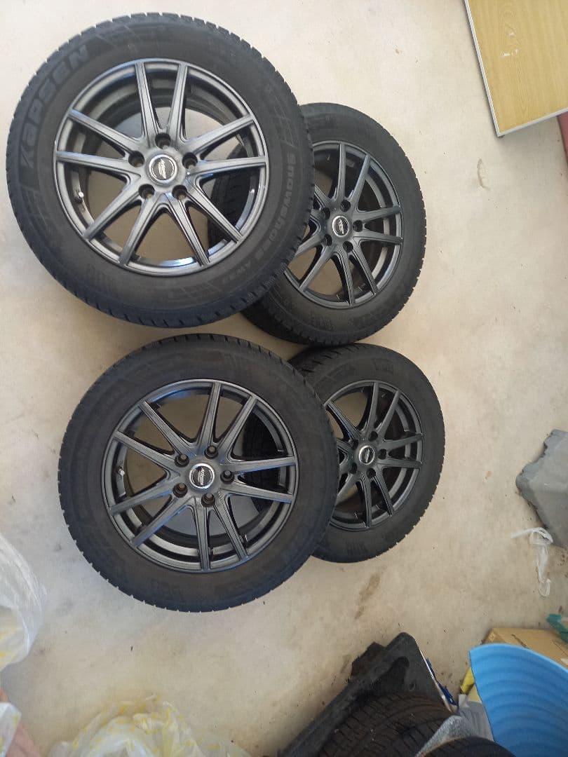 Yokohama Snowshoes 205/60R16 スタッドレス