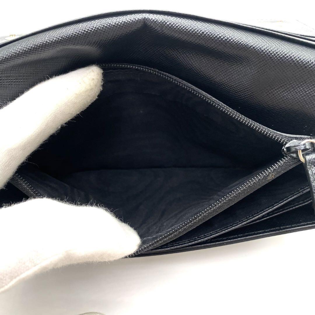 美品　PRADA ブラック　ナイロン　長財布　三角プレート　ロゴ入り