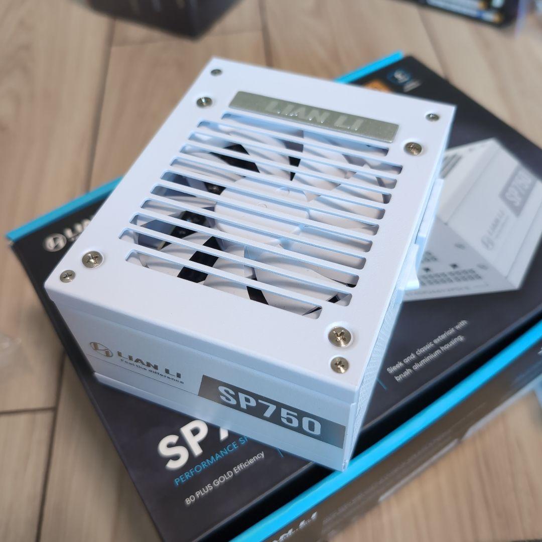 LIAN LI SFX PC電源 750W 白