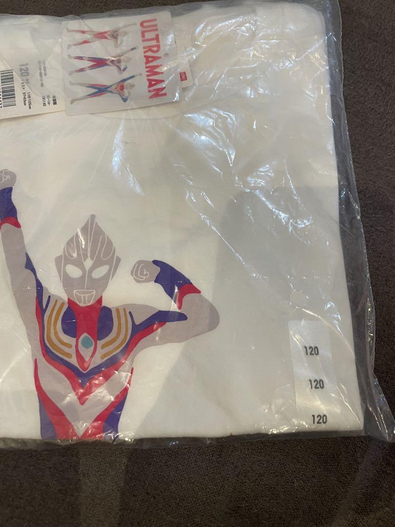 ウルトラマン Tシャツ 120サイズ 2枚と　光るブレスレットセット! レア！