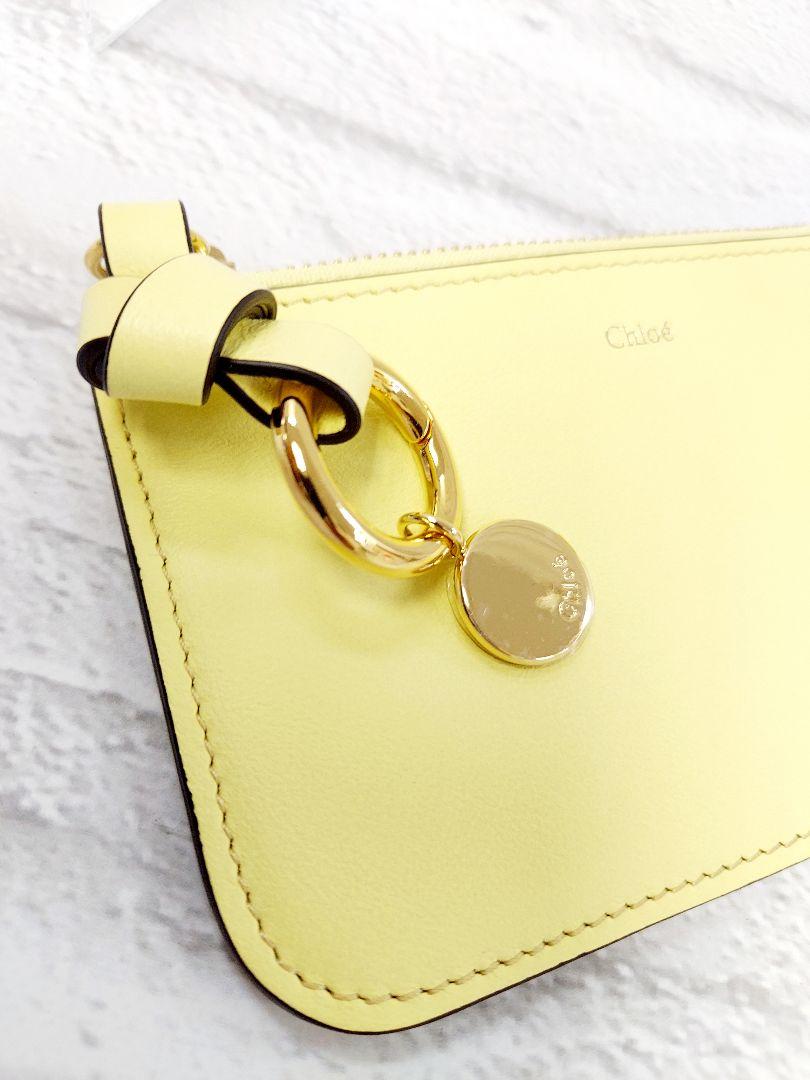 20930円 【期間限定】 定価48 400円 CHLOE クロエ Cチャーム付き カードケース 20930円 【期間限定】 定価48 400円 CHLOE クロエ Cチャーム付き カードケース