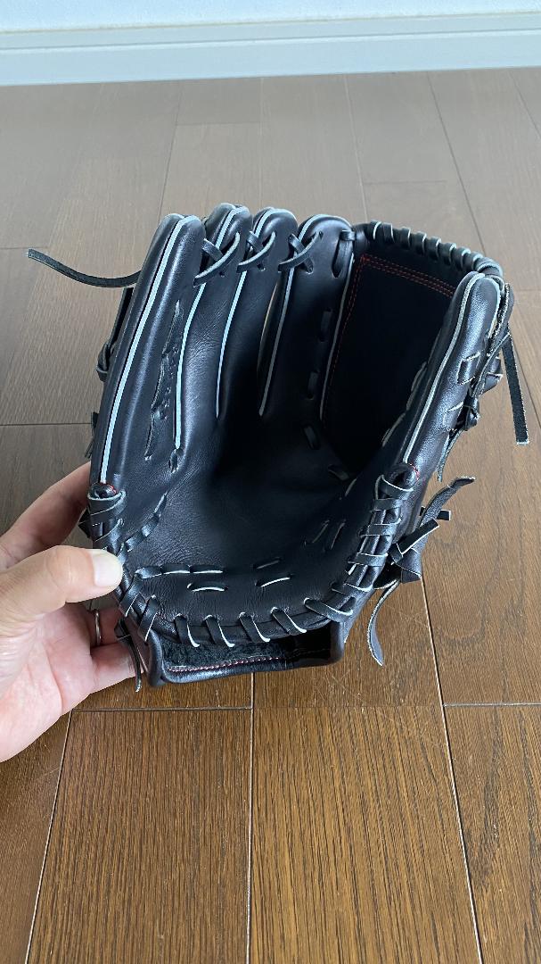 アンダーアーマー　投手用（硬式）　左投げ