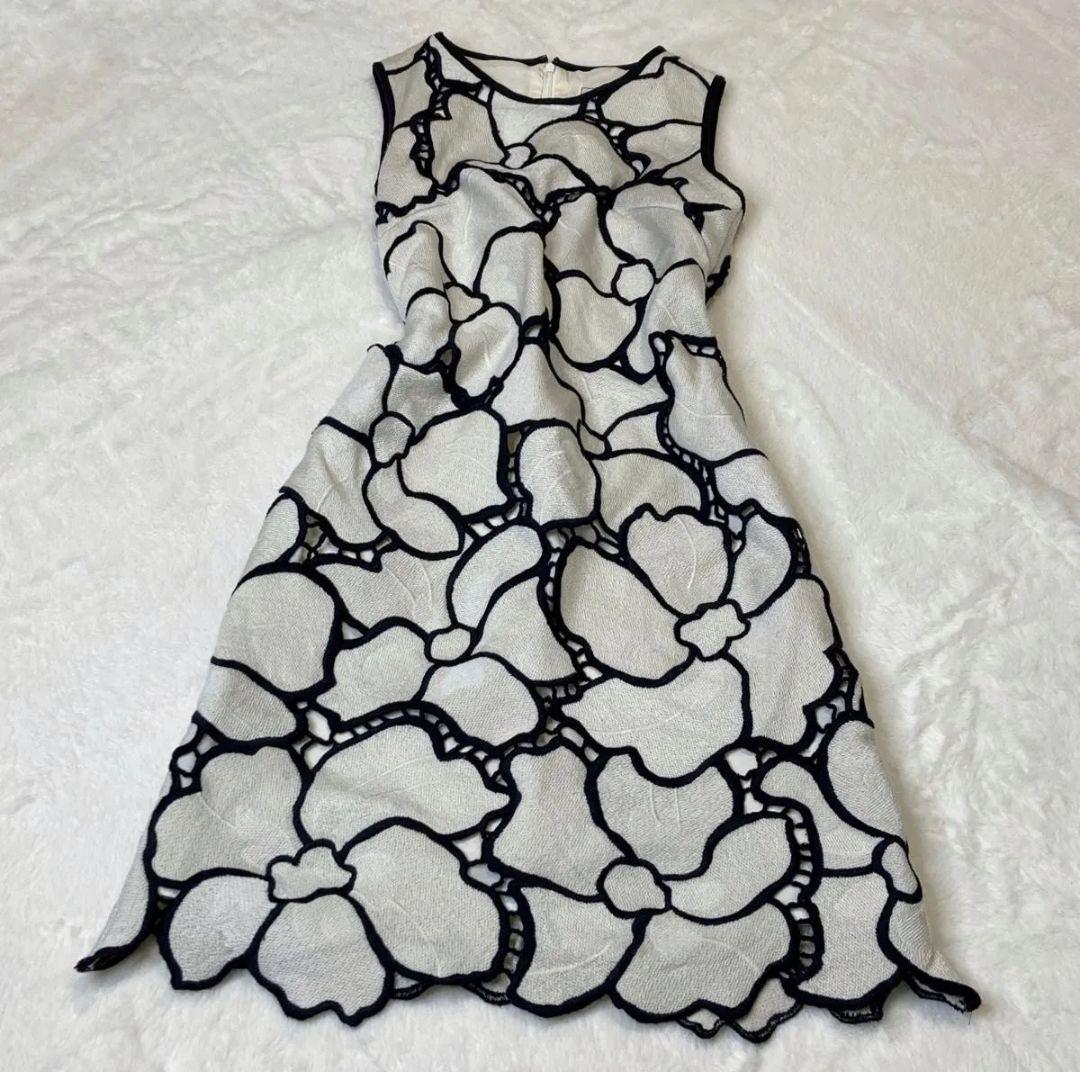 グレースコンチネンタル ノースリーブワンピース 花柄刺繍