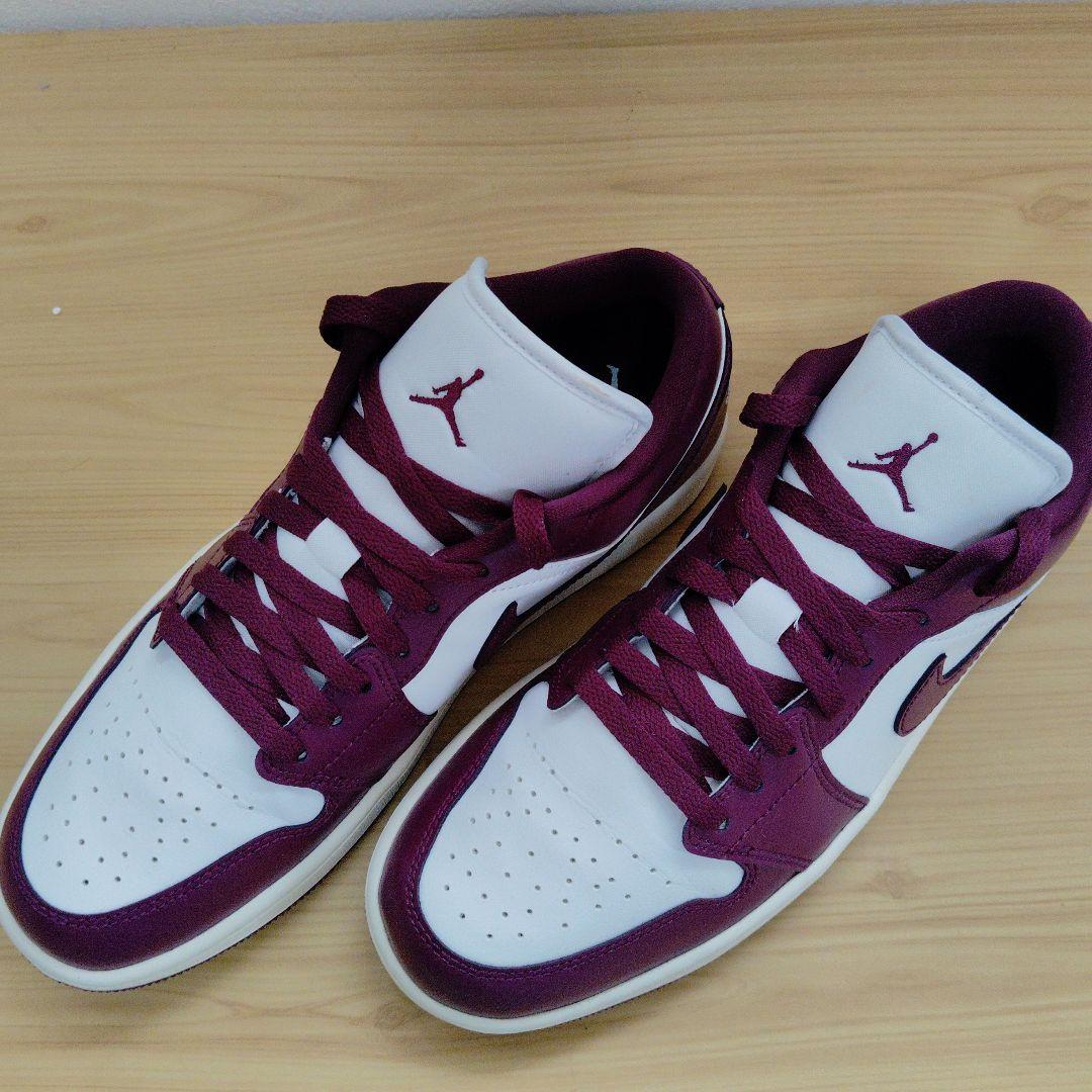 Nike Air Jordan１ロー スニーカー 白/バーガンディ