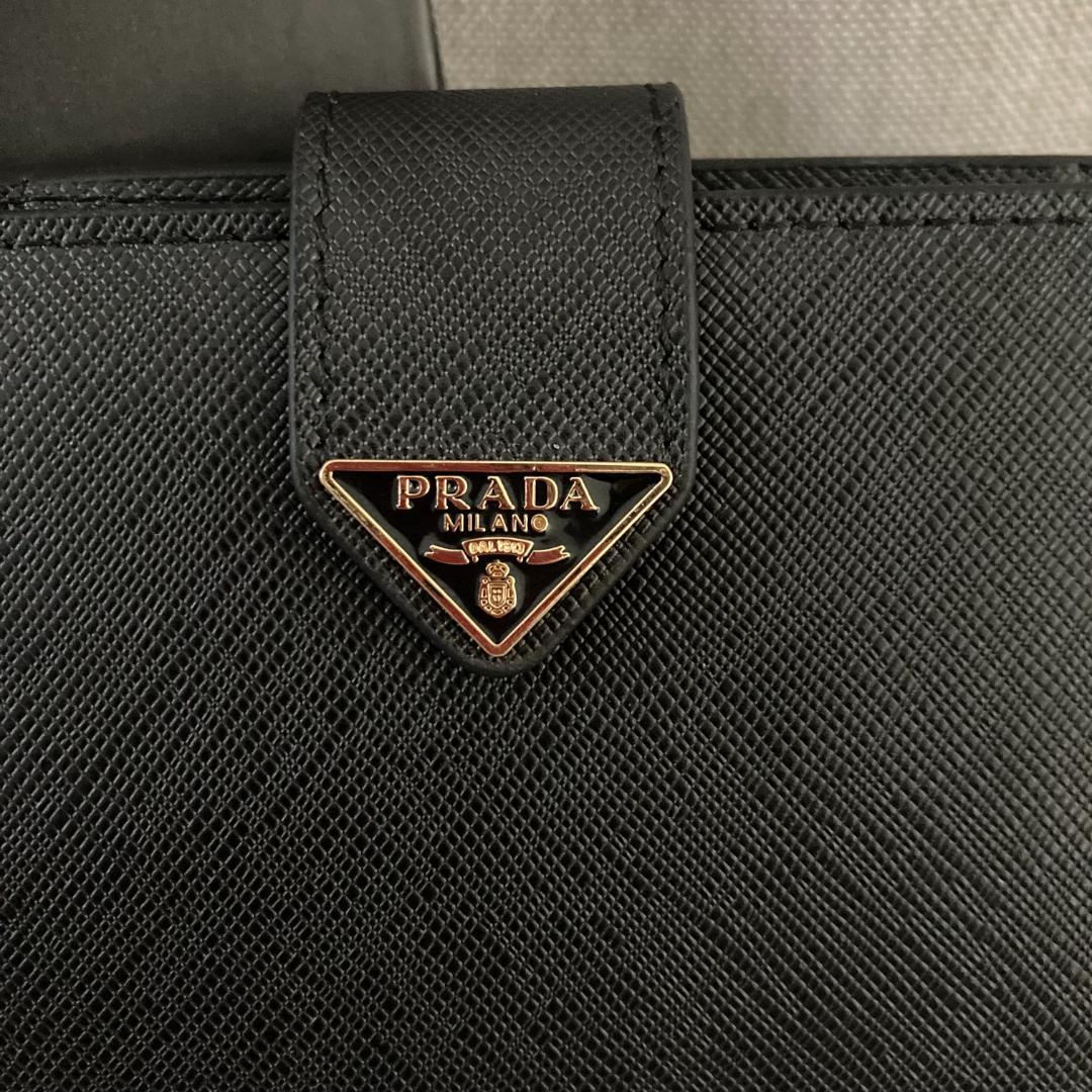 Prada 二つ折り財布 | ブラック | FARFETCH JP