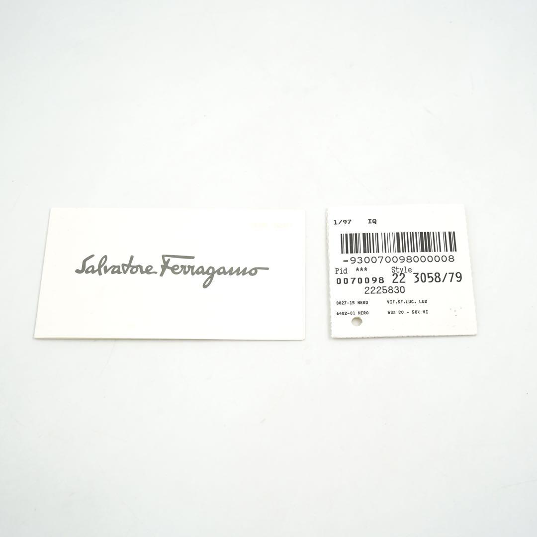 ✨新品未使用・箱付き✨　Ferragamo ミニ財布　ヴァラリボン　リザード