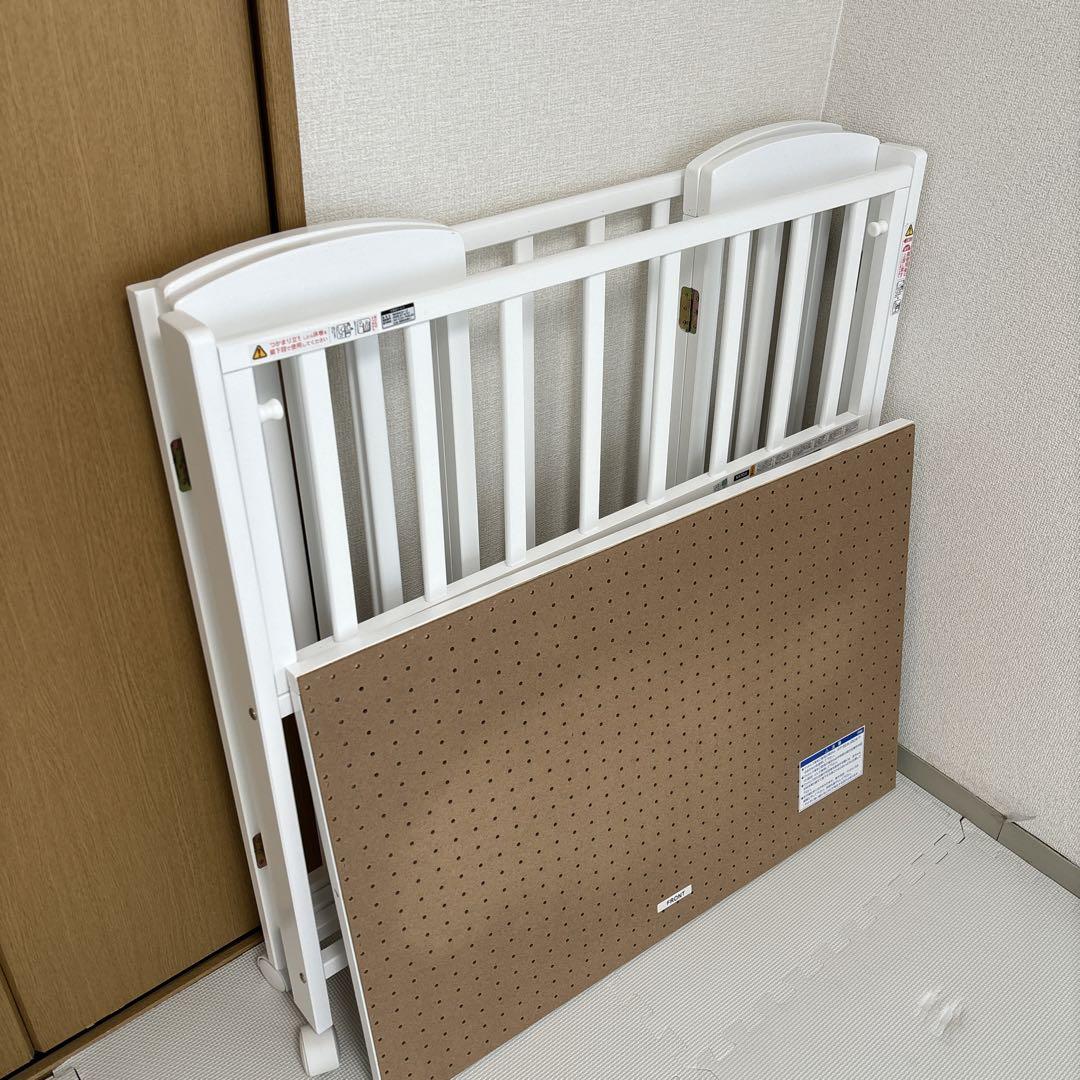 ベビーベッド　折りたたみ　カトージ【送料込み】