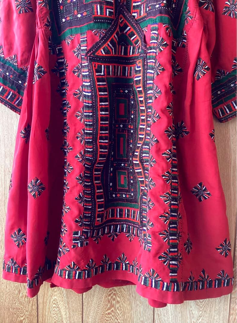 ヴィンテージ ワンピース エスニック 刺繍 フォークロア ヒッピー フェス 古着 ヴィンテージ ワンピース エスニック 刺繍 フォークロア ヒッピー フェス 古着