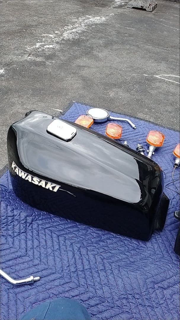 KAWASAKI ブラックタンクとサイドカバー KAWASAKI ブラックタンクとサイドカバー