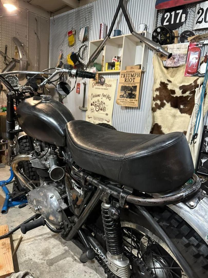 送料無料 TTシートトライアンフ SR W650 ハーレー BATES ベイツ