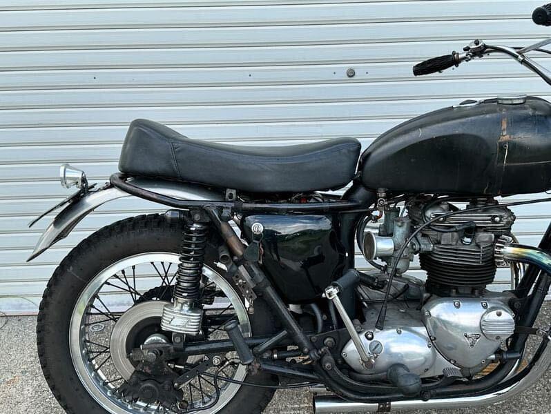 送料無料 TTシートトライアンフ SR W650 ハーレー BATES ベイツ