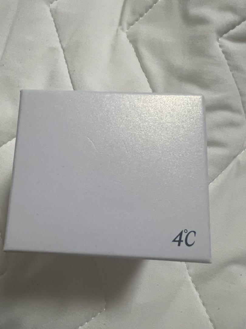4°C ピアス