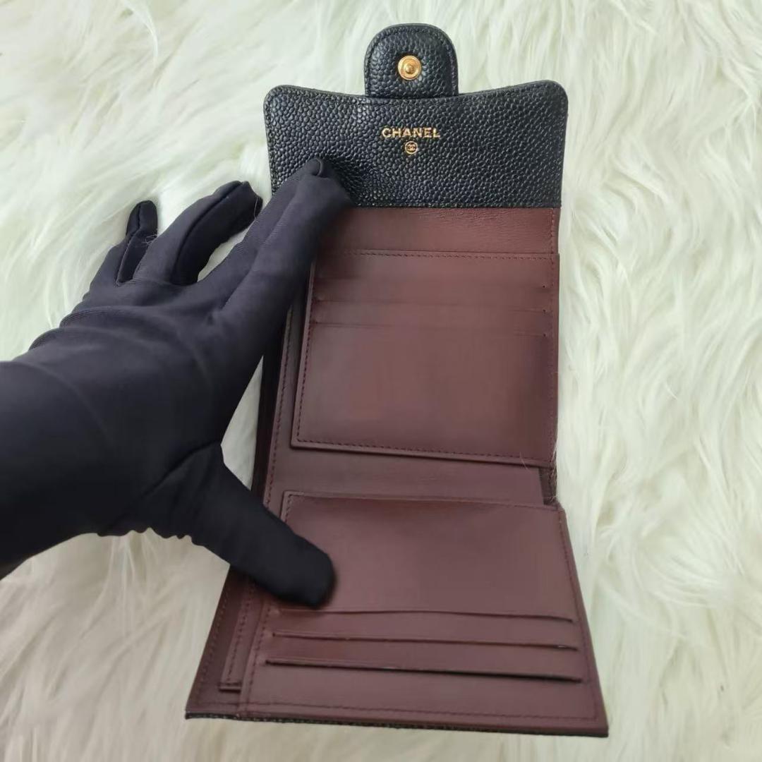 CHANEL ブラック レザー 三つ折り財布 CHANEL ブラック レザー 三つ折り財布