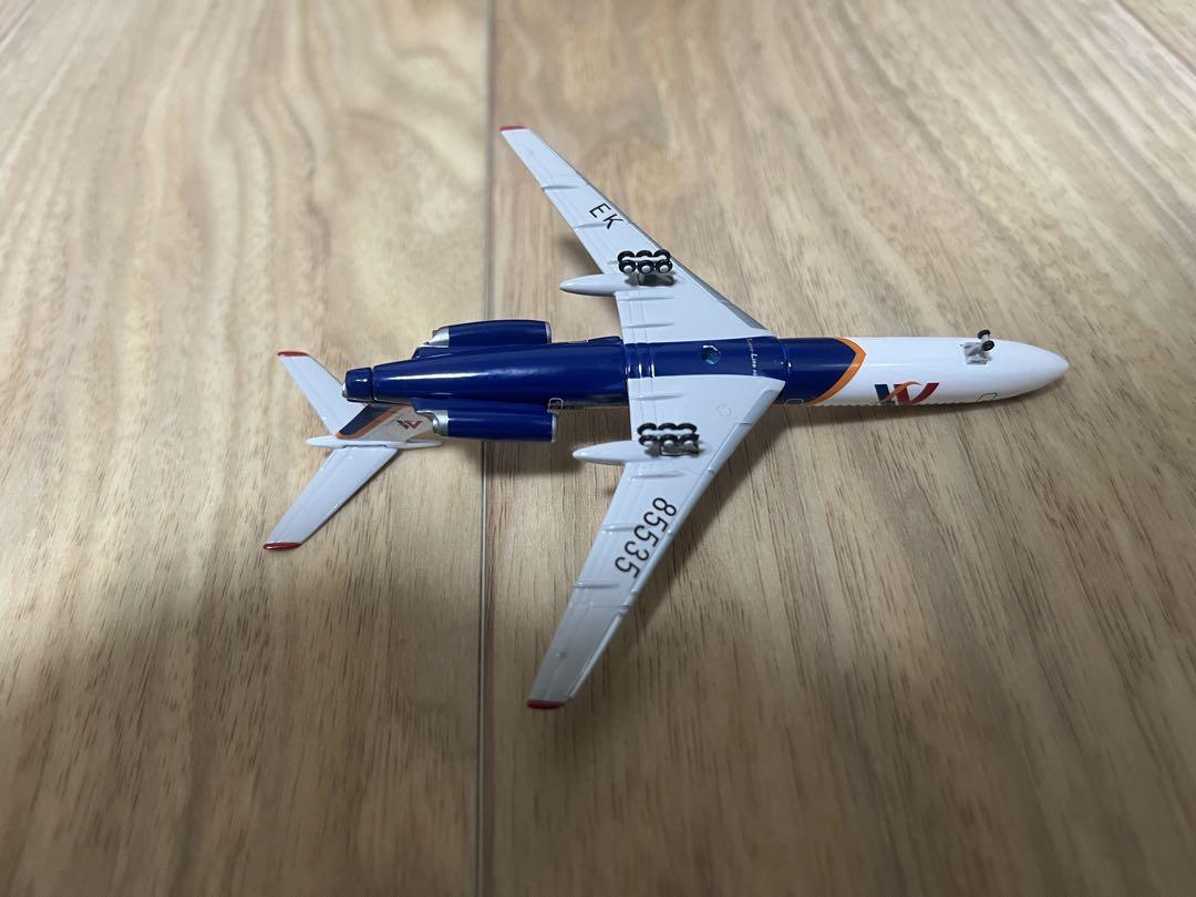 ウラジオストク航空・アルメニア航空 Tu-154 1/400 ウラジオストク航空・アルメニア航空 Tu-154 1/400