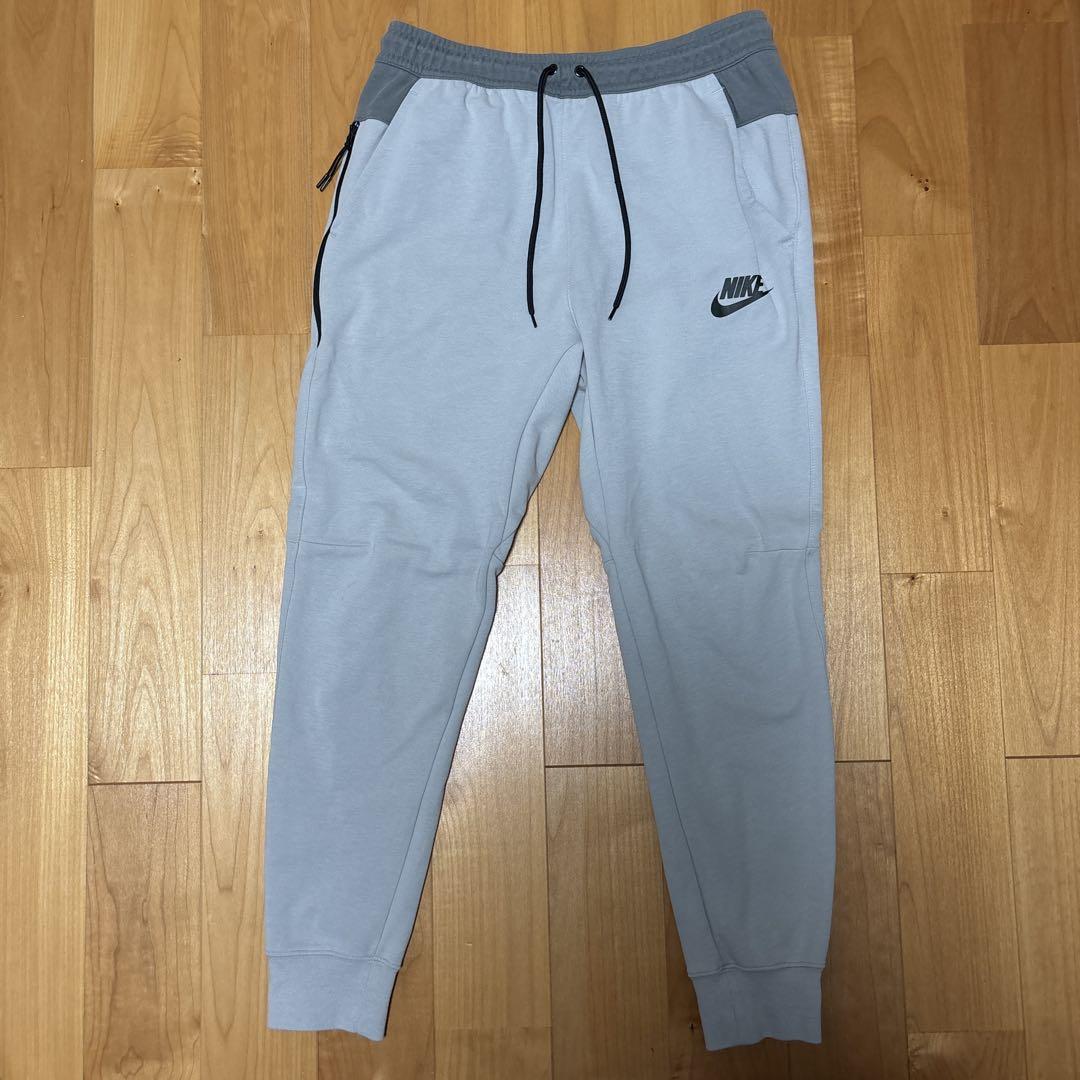 Nike フード付きジャケットとパンツセット