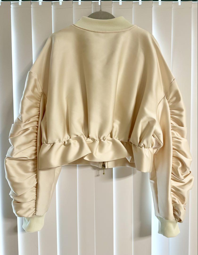 maison de Dolce.　グロッシーブルゾン
