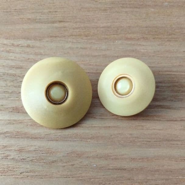 ❤Vintage❤イエロー色 プラスチックボタン 14個セット マット色　レトロ