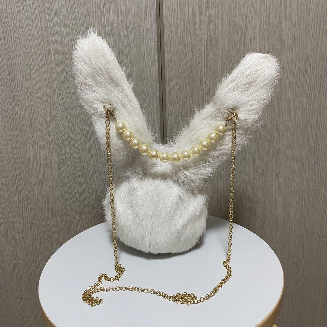 77TH WHITE チェーン バッグ うさぎ VOGUE掲載