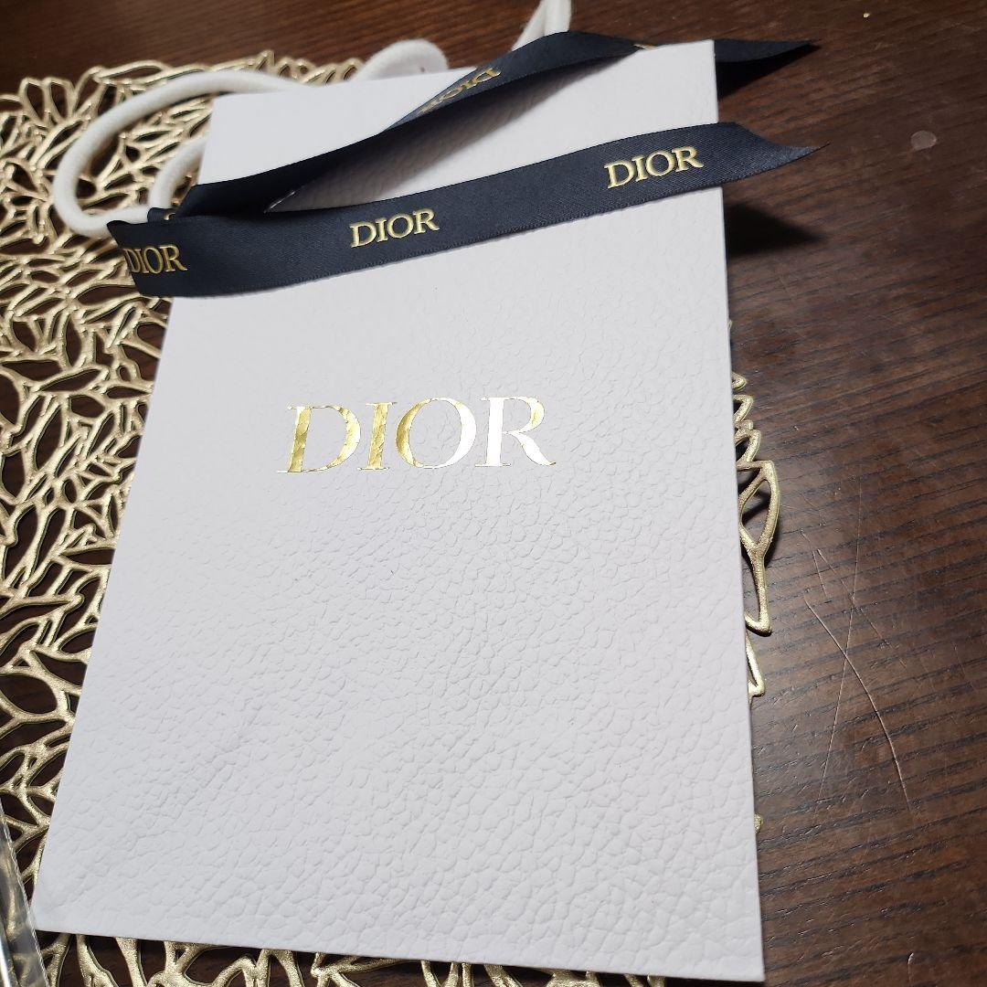 Dior ディオール クリスマス限定非売品ノート 新品未開封 ショッパー付き - メルカリ Dior ディオール クリスマス限定非売品ノート 新品未開封 ショッパー付き - メルカリ