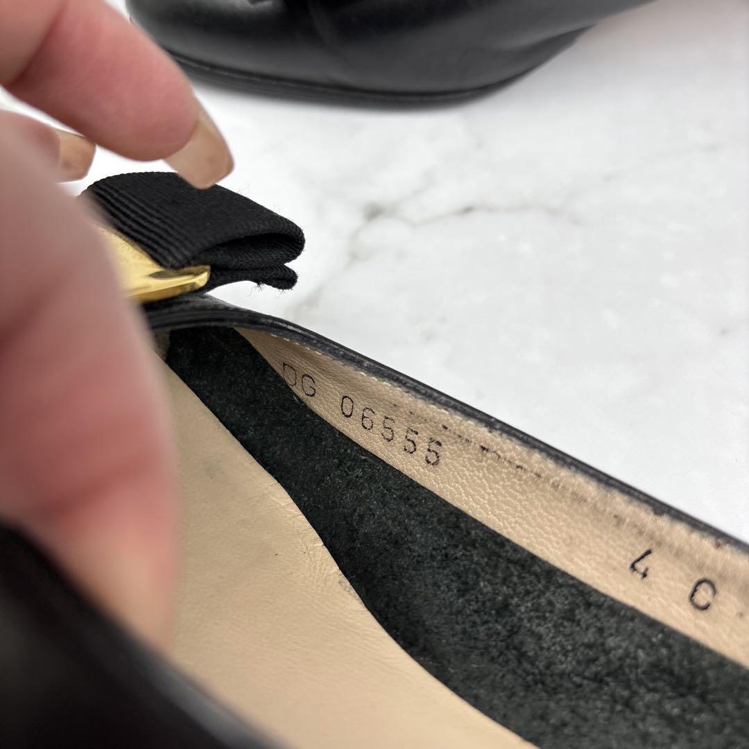 【超美品】SalvatoreFerragamo 21.5 ヴァラリボン パンプス