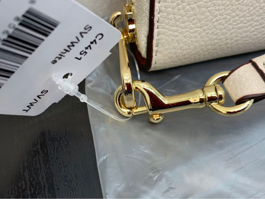 正規新品 COACH コーチ 長財布 ラウンドジップ C4451 ストラップ 正規新品 COACH コーチ 長財布 ラウンドジップ C4451 ストラップ