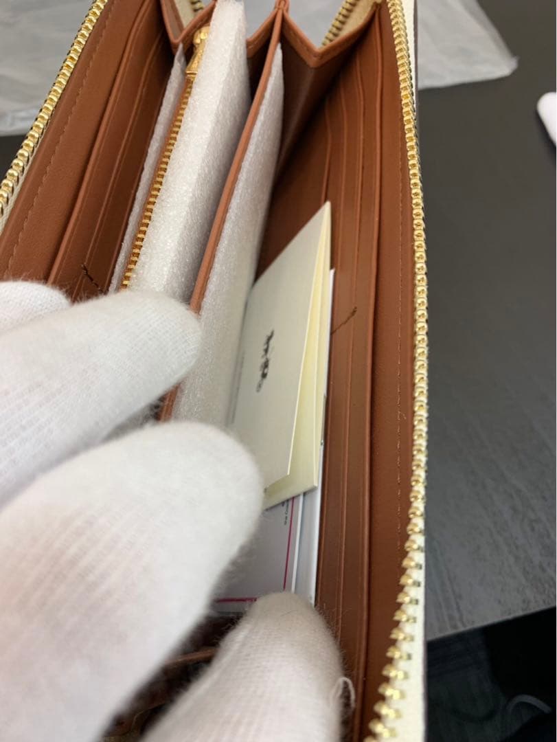 正規新品 COACH コーチ 長財布 ラウンドジップ C4451 ストラップ 正規新品 COACH コーチ 長財布 ラウンドジップ C4451 ストラップ