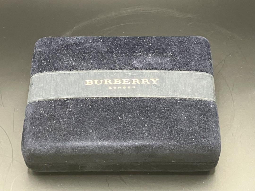 Burberry カフスボタンとタイバーセット