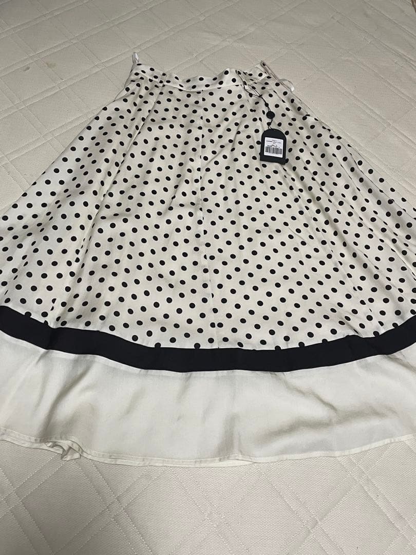 tnewties 小鳥が洗濯物干しを手伝ってくれます フレアスカート tnewties 小鳥が洗濯物干しを手伝ってくれます フレアスカート