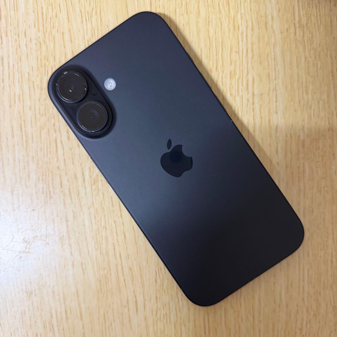 Apple iPhone 16 128GB Black傷や汚れあり