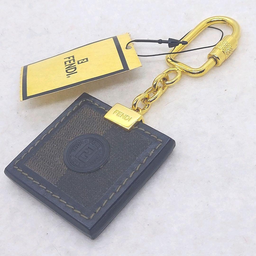 フェンディ　キーホルダー　チャーム　ペカン柄　箱、タグ付き　FENDI