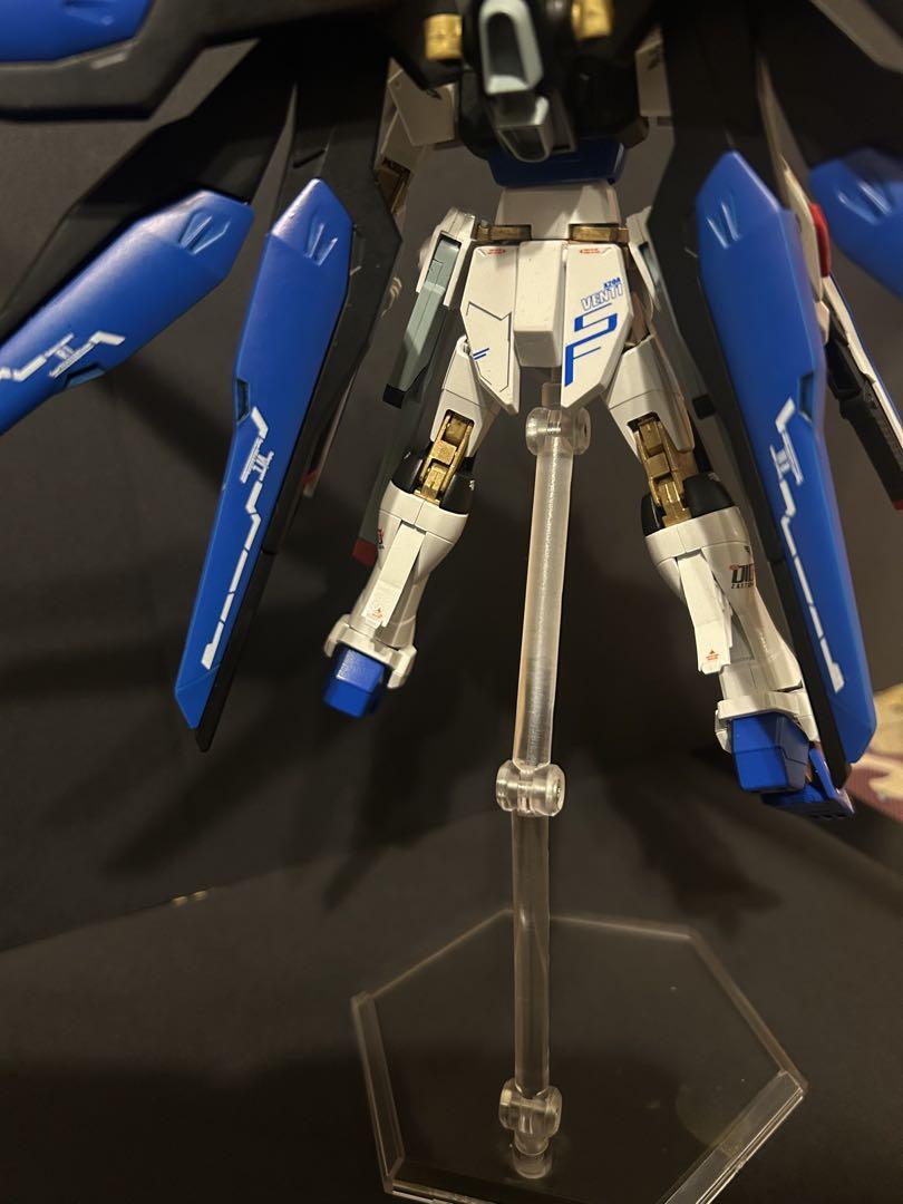 HGCEストライクフリーダムガンダム完成品 全塗装　光の翼付き
