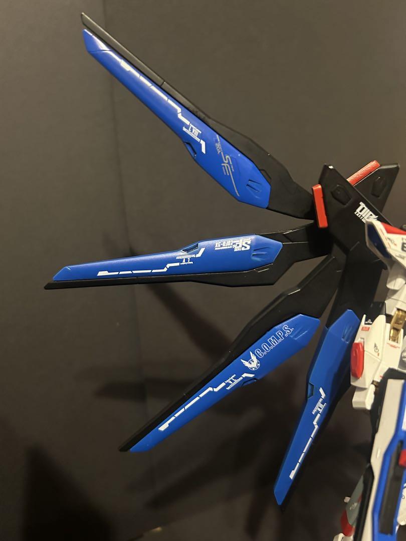 HGCEストライクフリーダムガンダム完成品 全塗装　光の翼付き