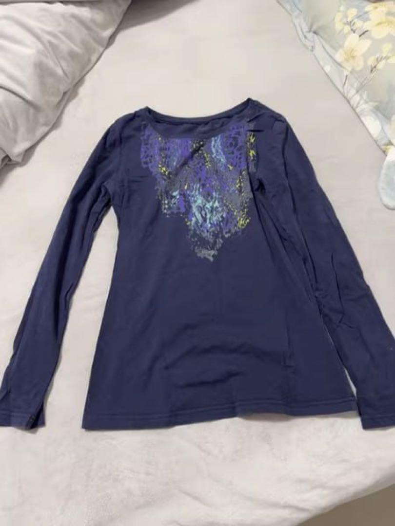 ネイビー 長袖 Tシャツ グラフィックプリント