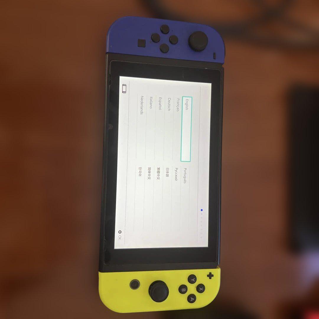 Nintendo Switch 本体と付属品