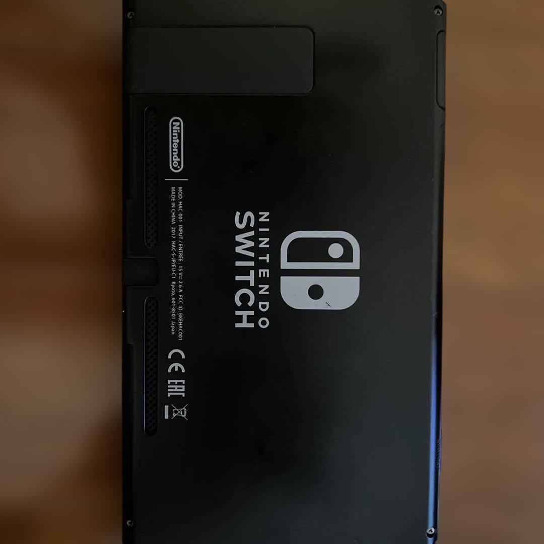 Nintendo Switch 本体と付属品