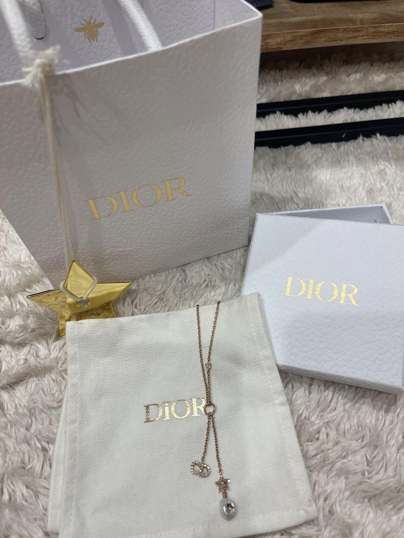 ぶんぶん様　✳︎紙袋無しでの発送Dior 星モチーフ 淡水パールネックレス