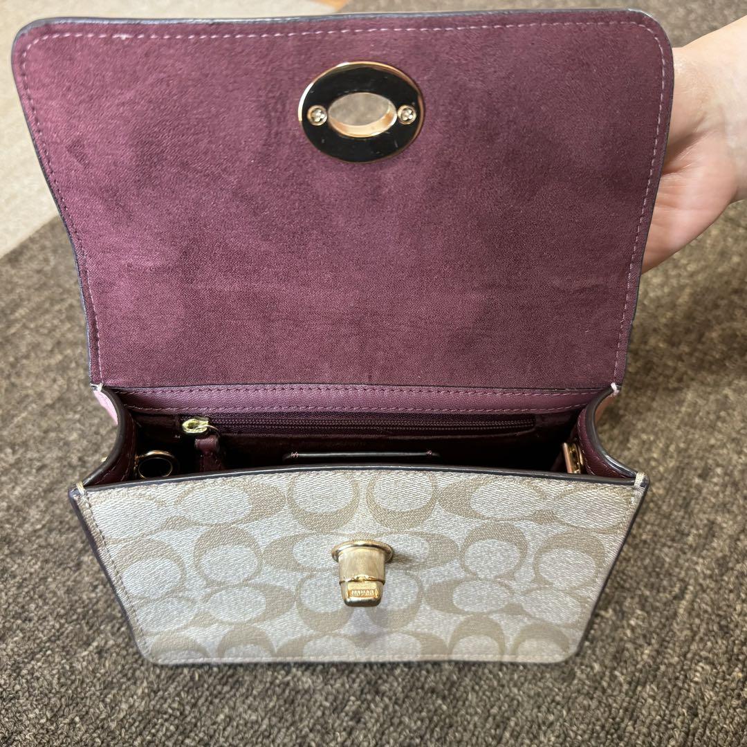 COACH ショルダーバッグ ハート型ピンク - メルカリ