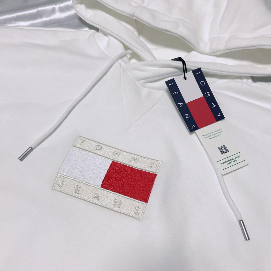 TOMMY JEANS