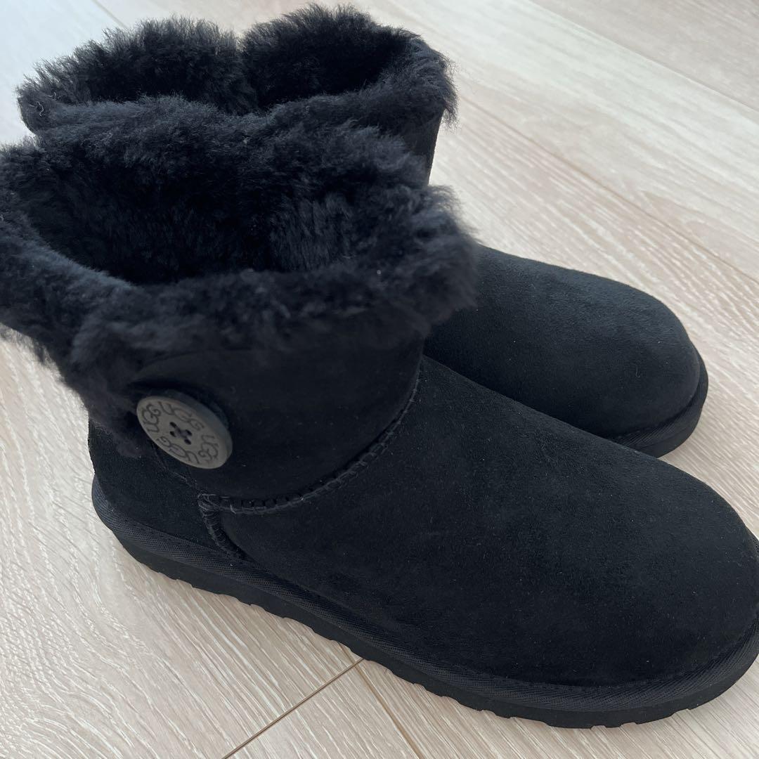 UGG ミニベイリーボタン　ブラック　サイズ7 24cm