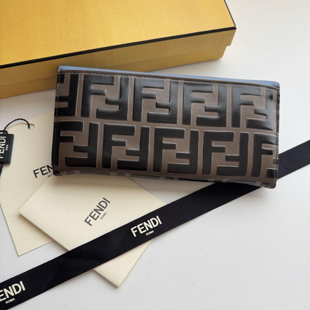 【美品】 792 FENDI フェンディ 2つ折り長財布
