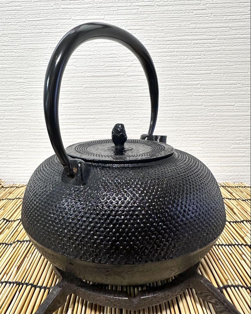 新品、供箱、取説、栞南部運南堂　南部鍋元造　１５型アラレ　南部鉄瓶　南部鉄器