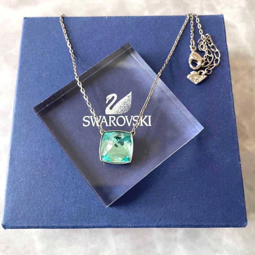 美品☆SWAROVSKI スワロフスキー 大粒グリーンクリスタル ペンダント