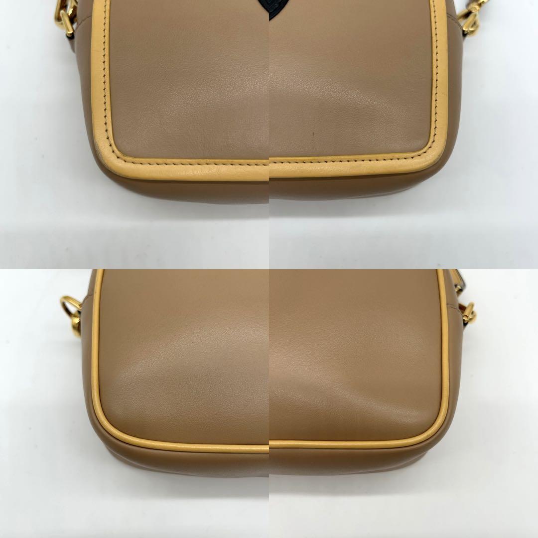美品】フェンディ ポシェットキャム ショルダーバッグ レザー
