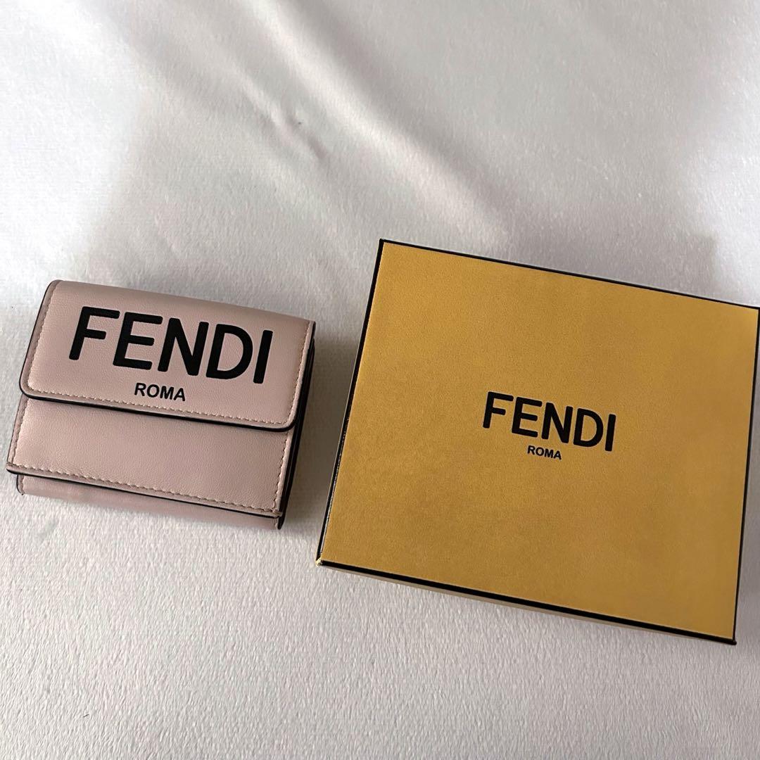 FENDI 三つ折り財布 ピンク