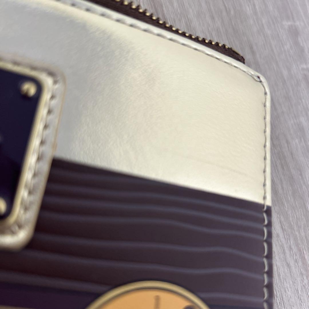 Loungefly ディズニー トイストーリー ウッディ 二つ折り財布 Amazon.com: Loungefly Pixar: Toy Story - Andy's Room Wallet